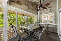 Beach Cottage, 3BR 3BA, Pools & Private Beach