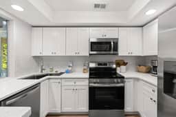 Beach Cottage, 3BR 3BA, Pools & Private Beach