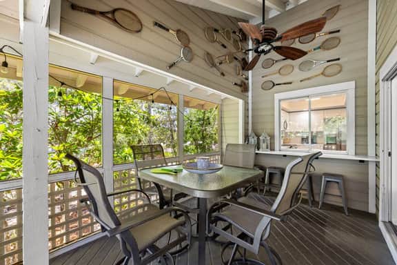 Beach Cottage, 3BR 3BA, Pools & Private Beach